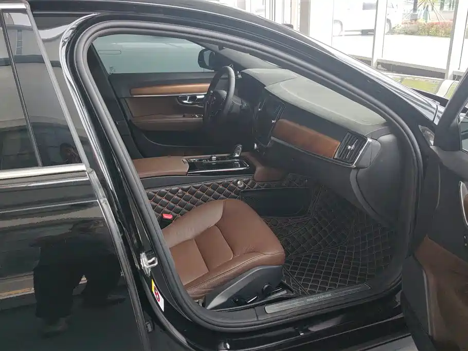 Volvo S90 2020 T8 E Luxury