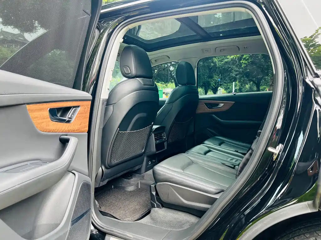 Audi Q7 — миниатюра 9