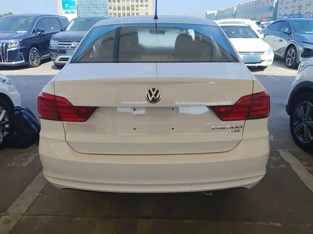 Volkswagen Santana — миниатюра 6