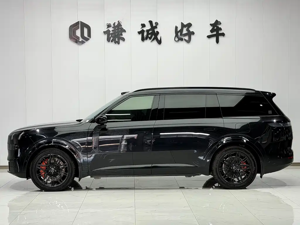Lynk & Co 900 — миниатюра 4