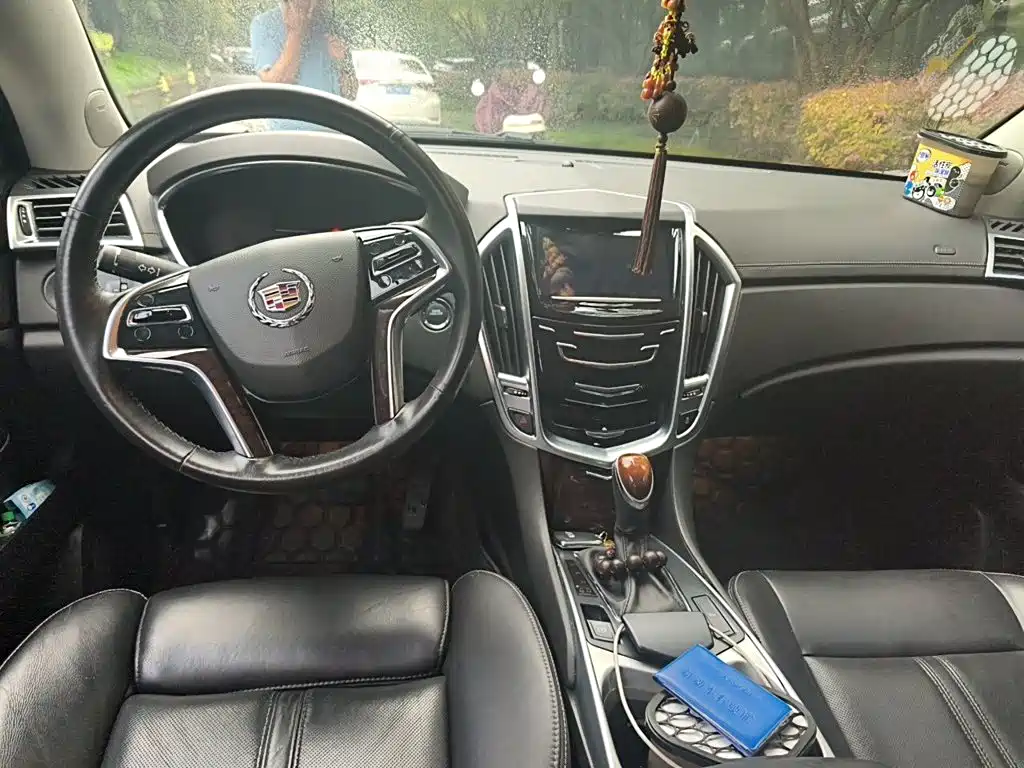 Cadillac SRX — миниатюра 13