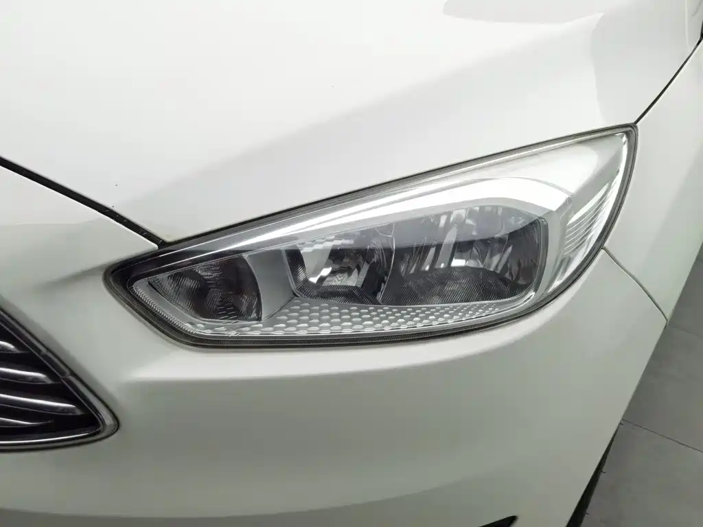 Ford Focus — миниатюра 7