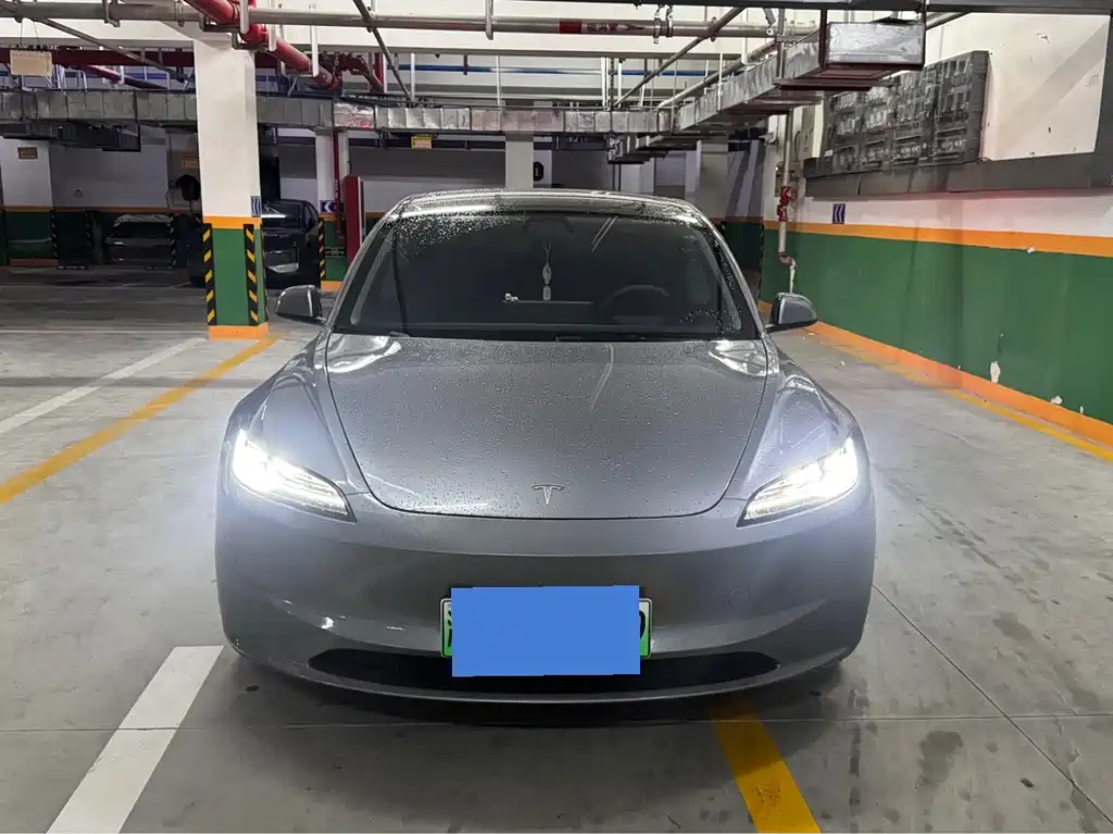 Tesla Model 3 — миниатюра 2