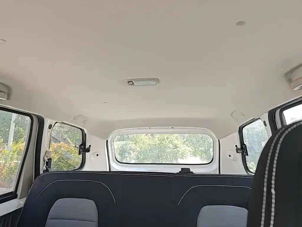 Wuling Hongguang — миниатюра 18