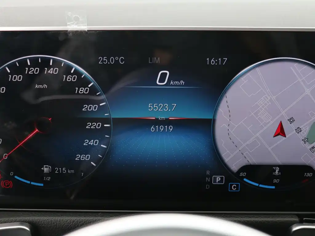 Mercedes-Benz GLB — миниатюра 14