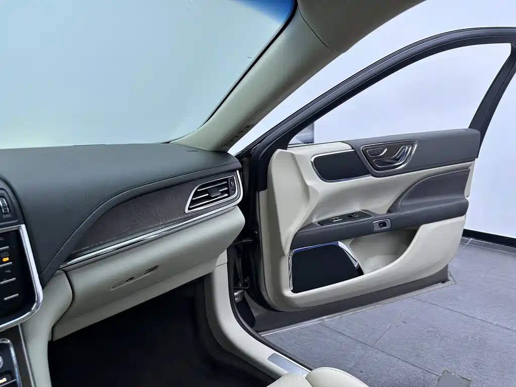 Lincoln Continental — миниатюра 22