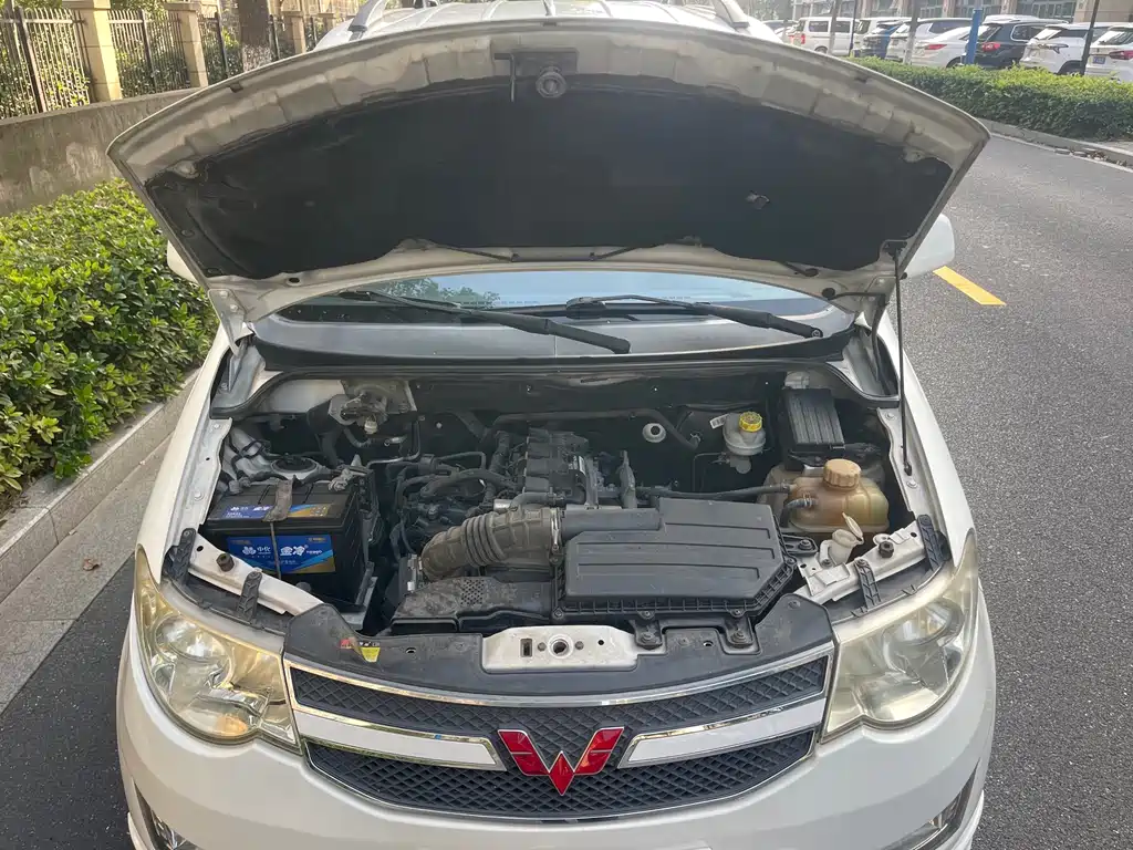 Wuling Hongguang — миниатюра 13
