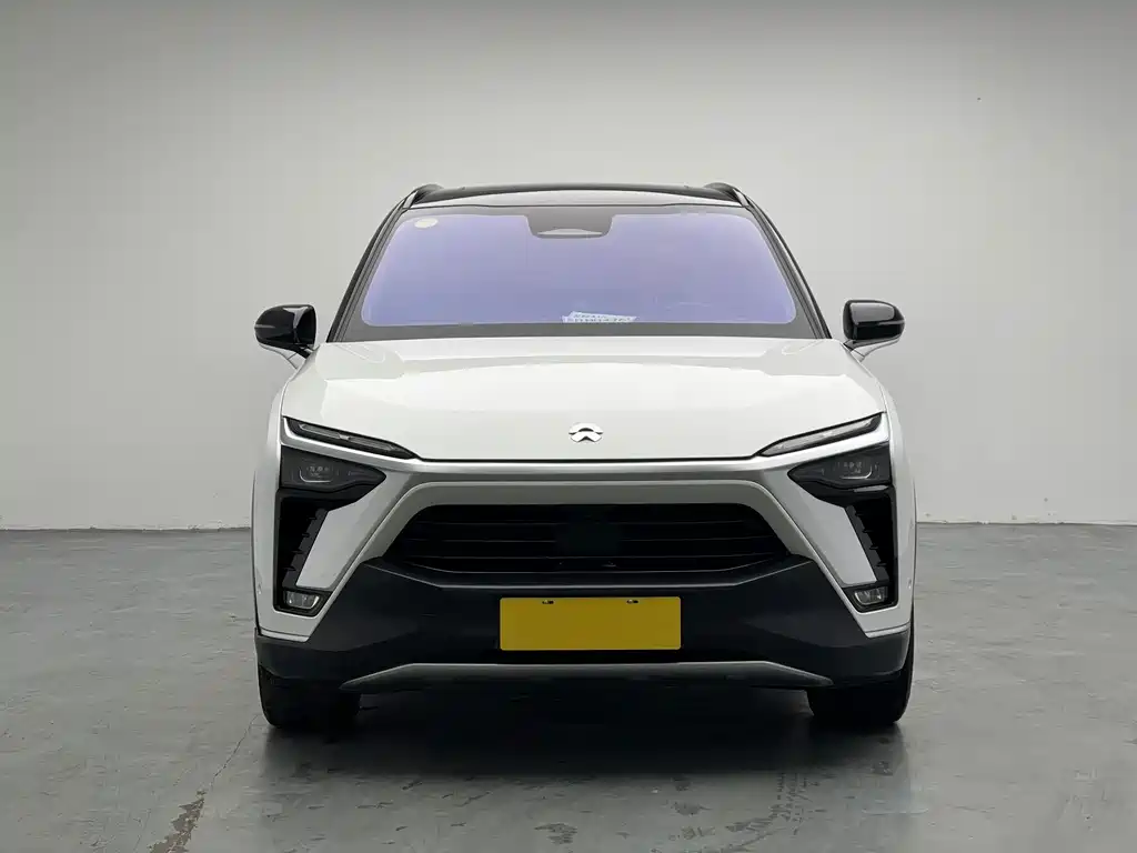 NIO ES8 2020 415KM мест