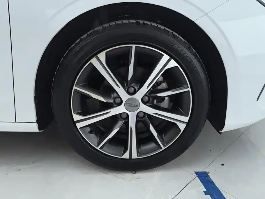 Geely Emgrand — миниатюра 6