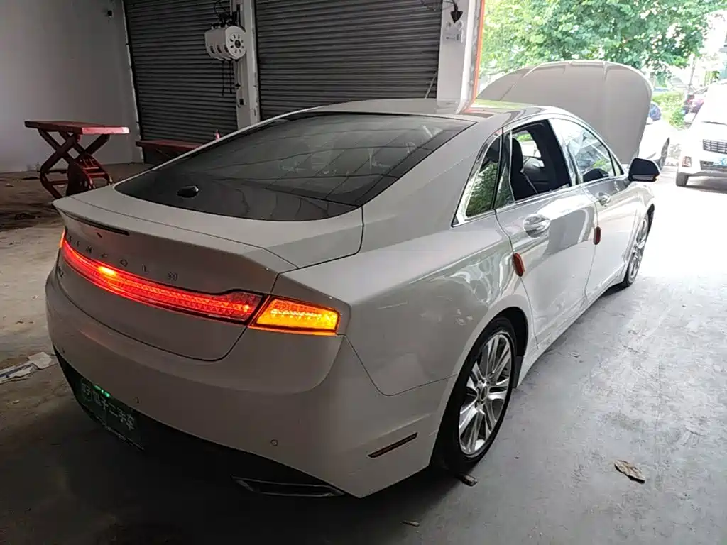 Lincoln MKZ — миниатюра 7