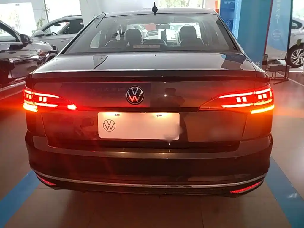 Volkswagen Bora 2025 200TSI DSG
