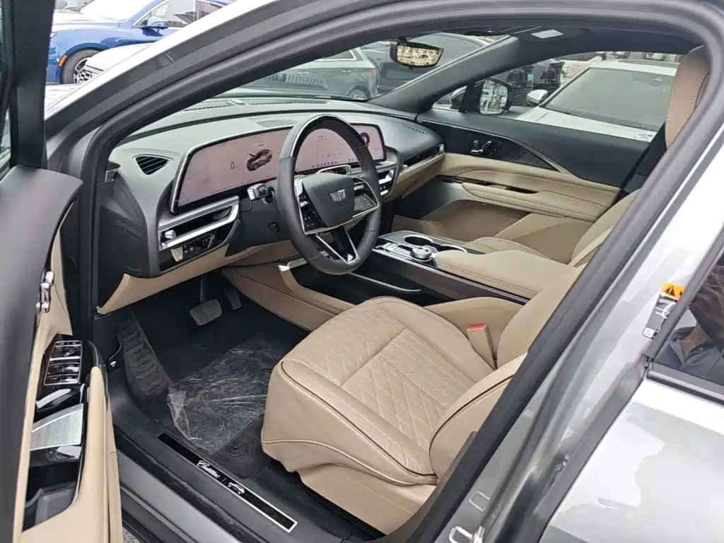 Cadillac Lyriq — миниатюра 15