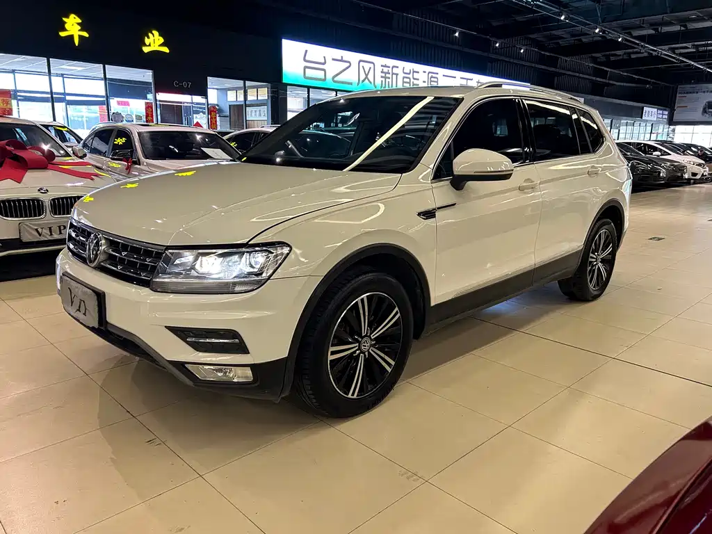 Volkswagen Tiguan L L 2019 330TSI AT Comfort VI