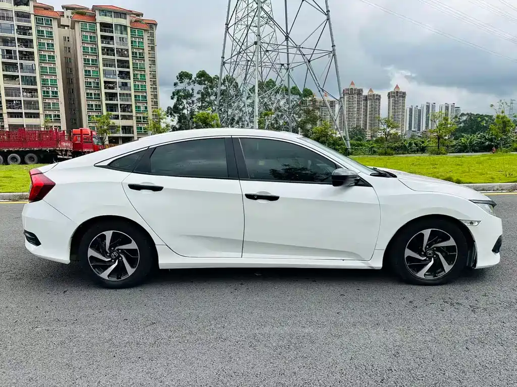 Honda Civic — миниатюра 5