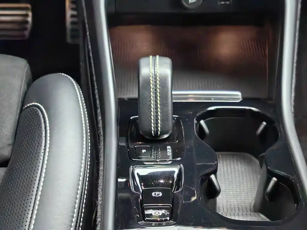 Volvo XC40 — миниатюра 13