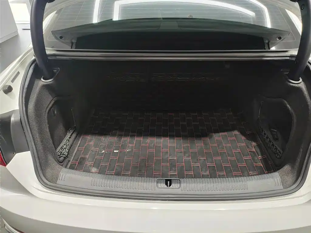 Audi A4L 2019 40 TFSI Fashion VI