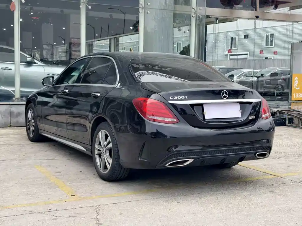 Mercedes-Benz C-Class — миниатюра 13