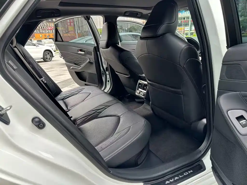 Toyota Avalon — миниатюра 11