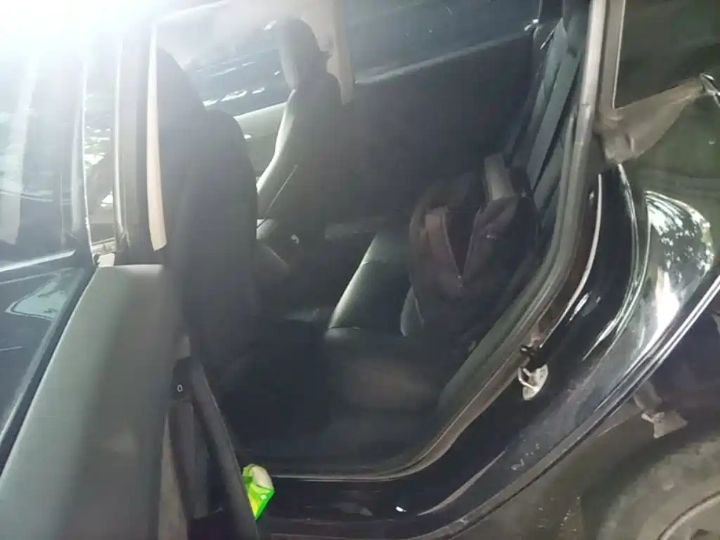 Tesla Model 3 — миниатюра 17