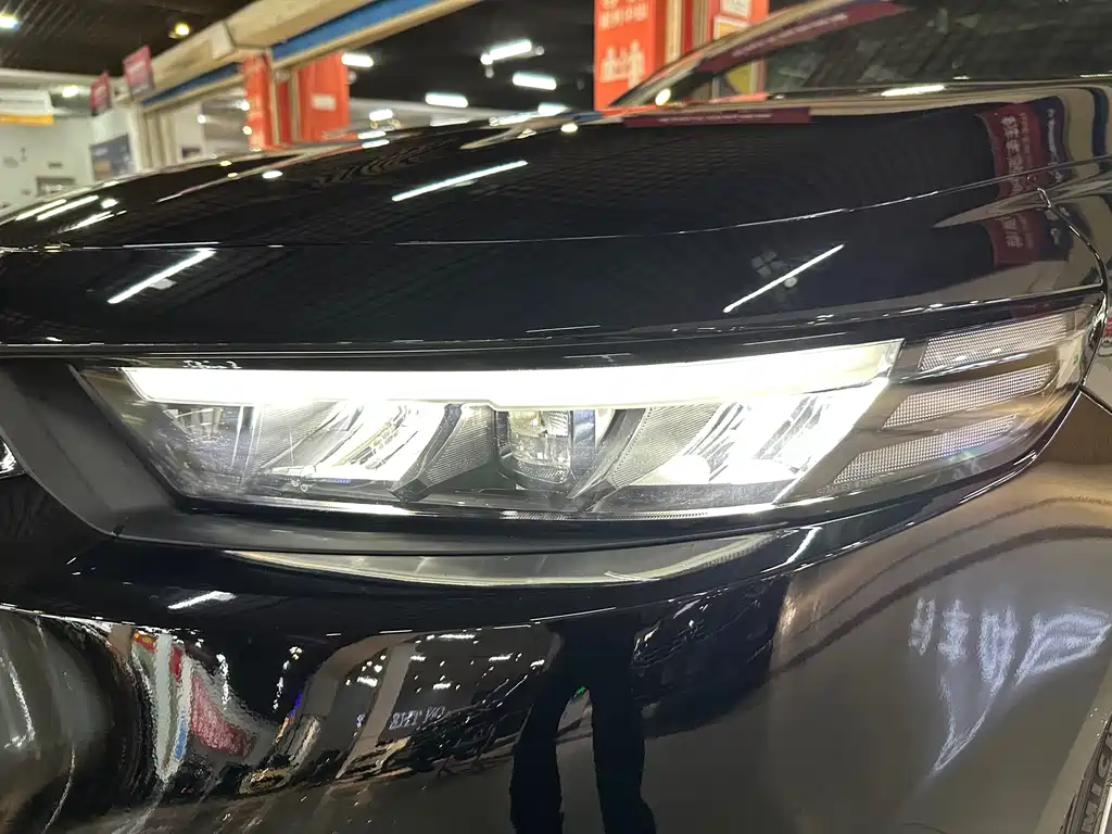 Honda Inspire PHEV — миниатюра 8