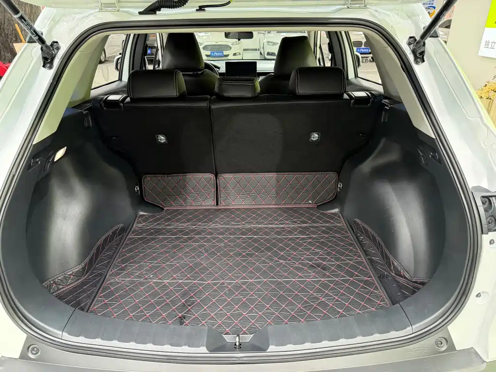Toyota Corolla Cross — миниатюра 22
