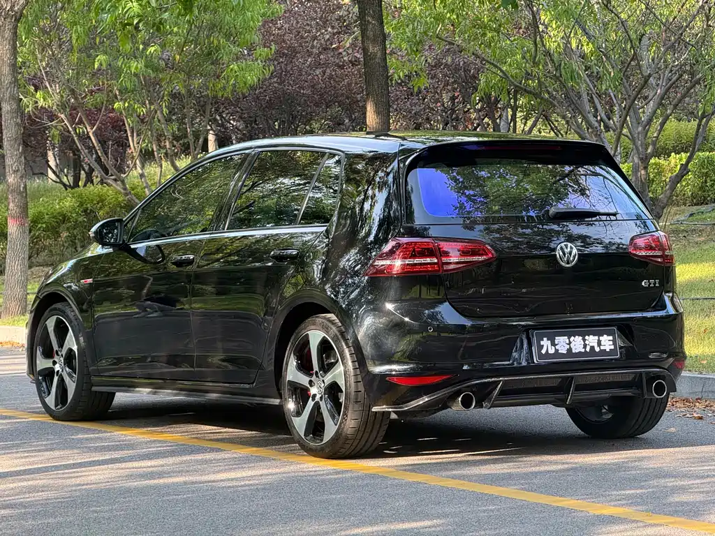 Volkswagen Golf GTI — миниатюра 11