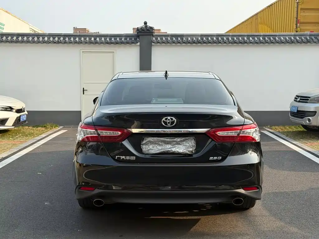 Toyota Camry — миниатюра 8
