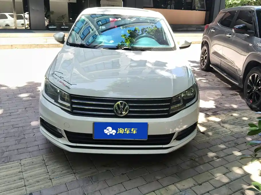 Volkswagen Santana — миниатюра 2