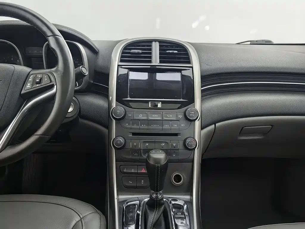 Chevrolet Malibu — миниатюра 12