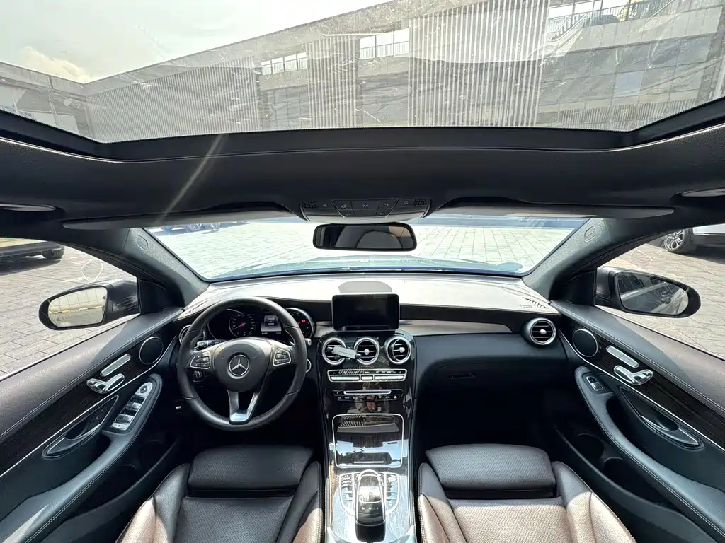 Mercedes-Benz GLC 2018 GLC 260 4MATIC Luxury