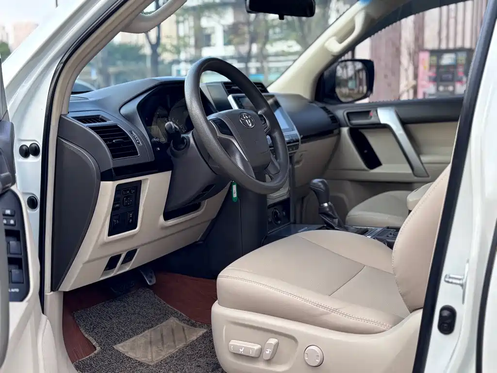 Toyota Land Cruiser Prado 2018 2.7L AT
