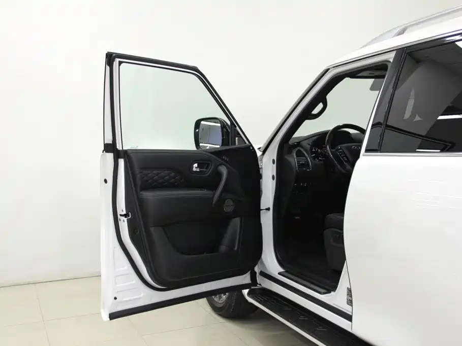 Infiniti QX80 — миниатюра 5
