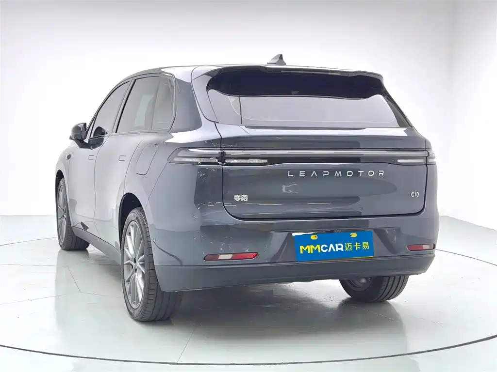 ZERO-RUNNING CAR ZERO RUN C10