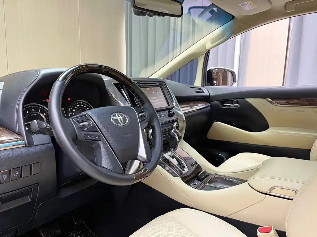 Toyota Alphard 2018 3.5L Luxury
