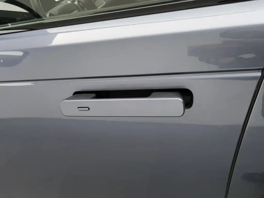 Land Rover Velar — миниатюра 18