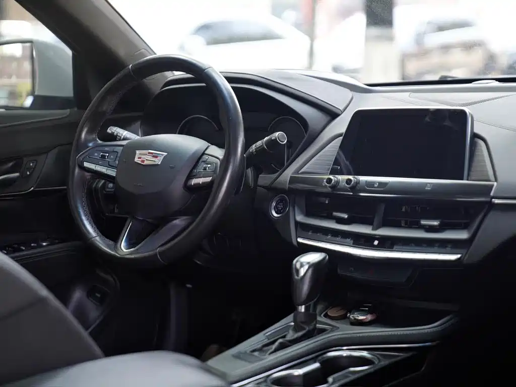 Cadillac CT4 — миниатюра 6