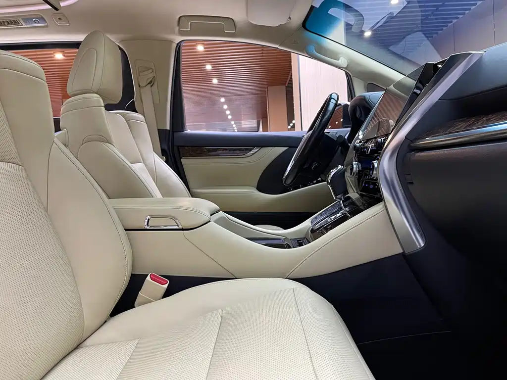 Toyota Alphard 2021 2.5L Luxury