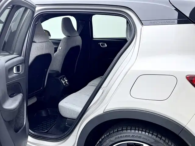 Volvo XC40 NEV — миниатюра 14