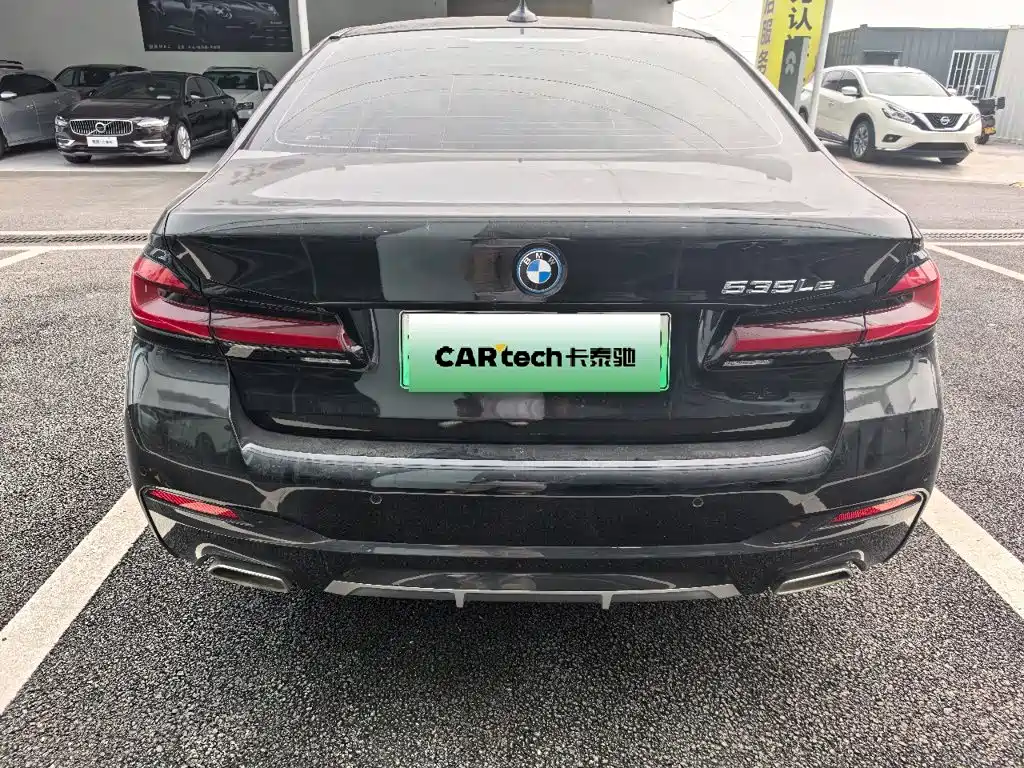 BMW 5 Series New Energy — миниатюра 9