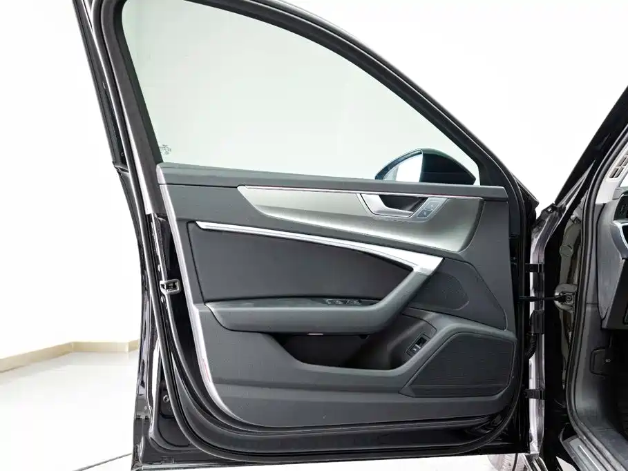 Audi A6L — миниатюра 6
