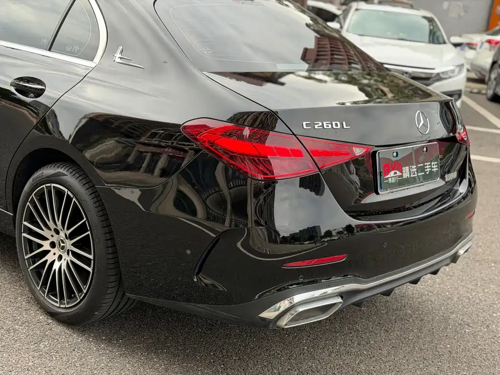 Mercedes-Benz C-Class — миниатюра 8