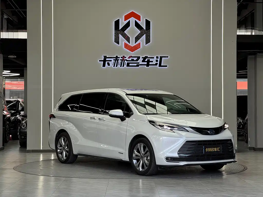 Toyota Sienna 2021 2.5L Luxury