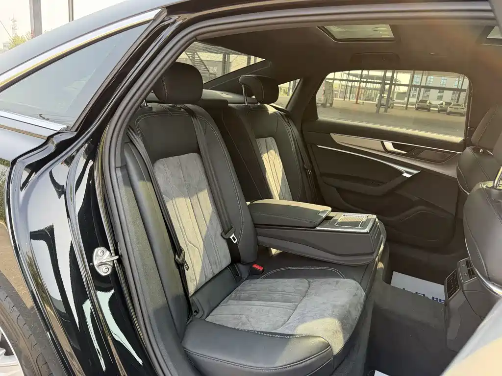 Audi A6L — миниатюра 11