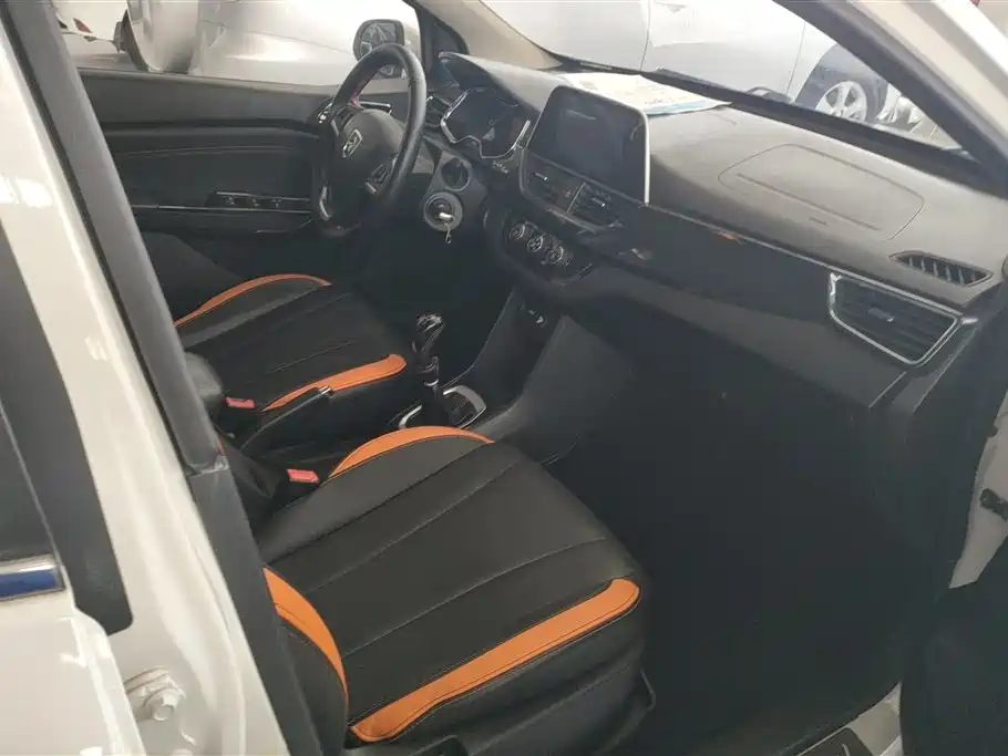 Baojun 310 2016 1.2L MT Luxury