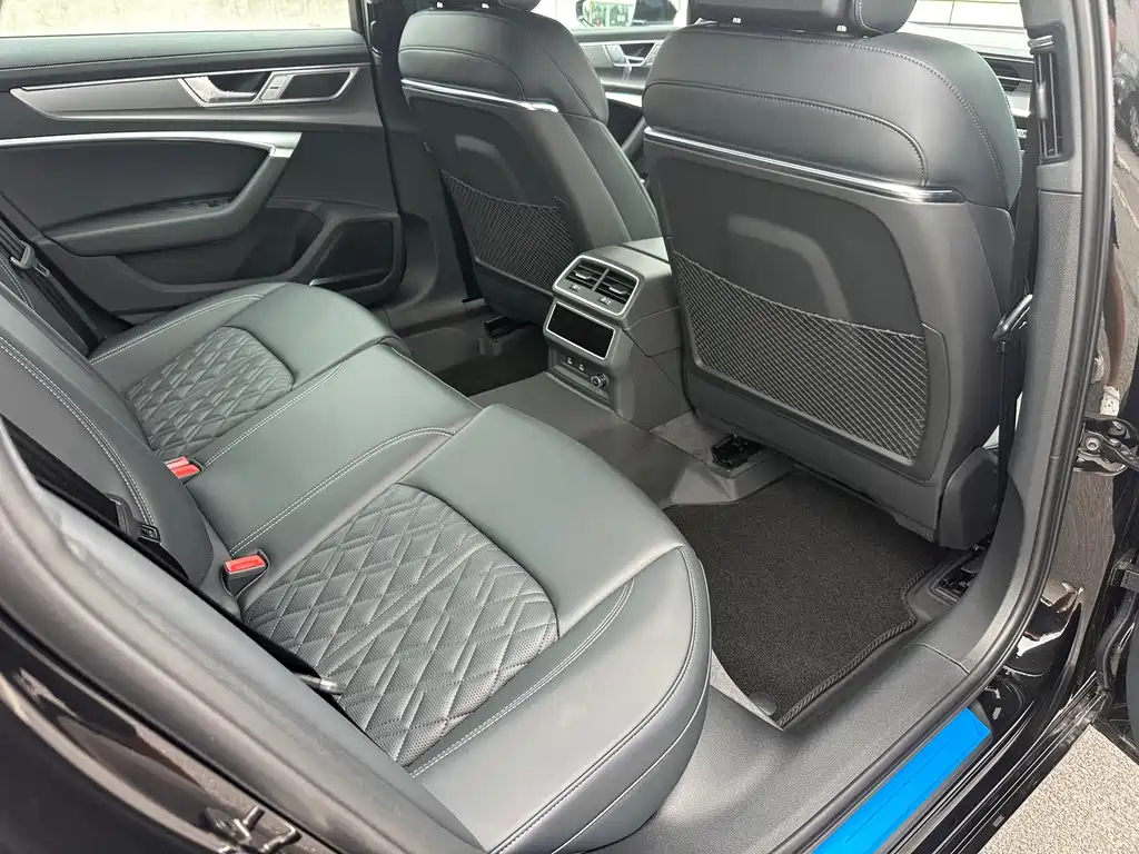 Audi A6L — миниатюра 6
