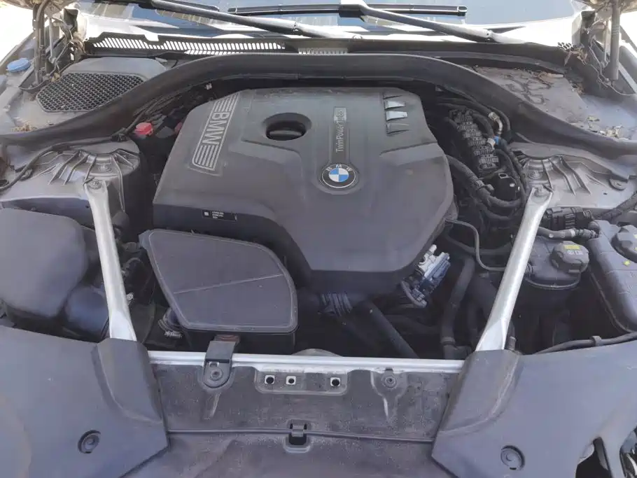 BMW 5 Series — миниатюра 10
