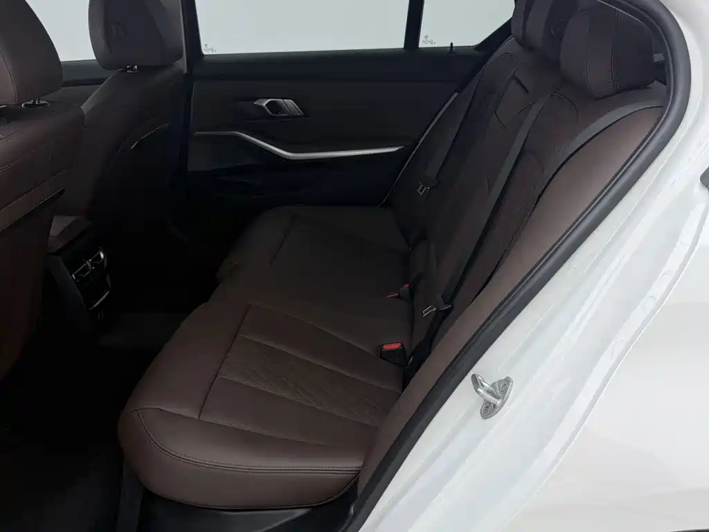 BMW 3 Series — миниатюра 8