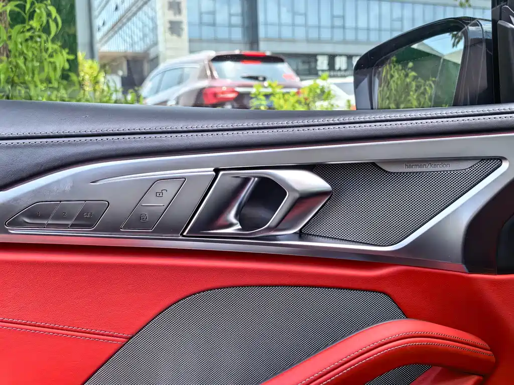 BMW 8 Series — миниатюра 10