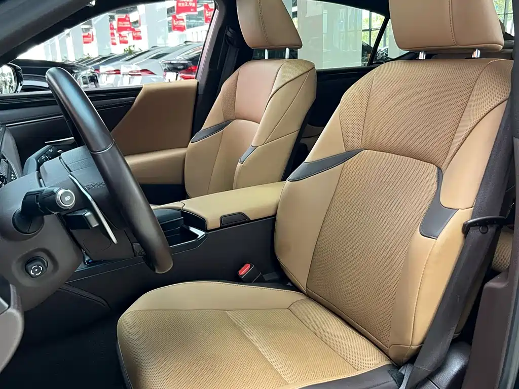 Lexus ES 2020 300h V