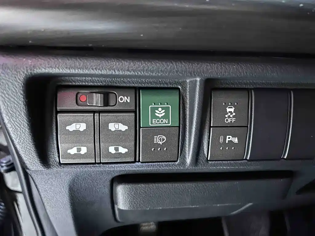 Honda Elysion — миниатюра 12